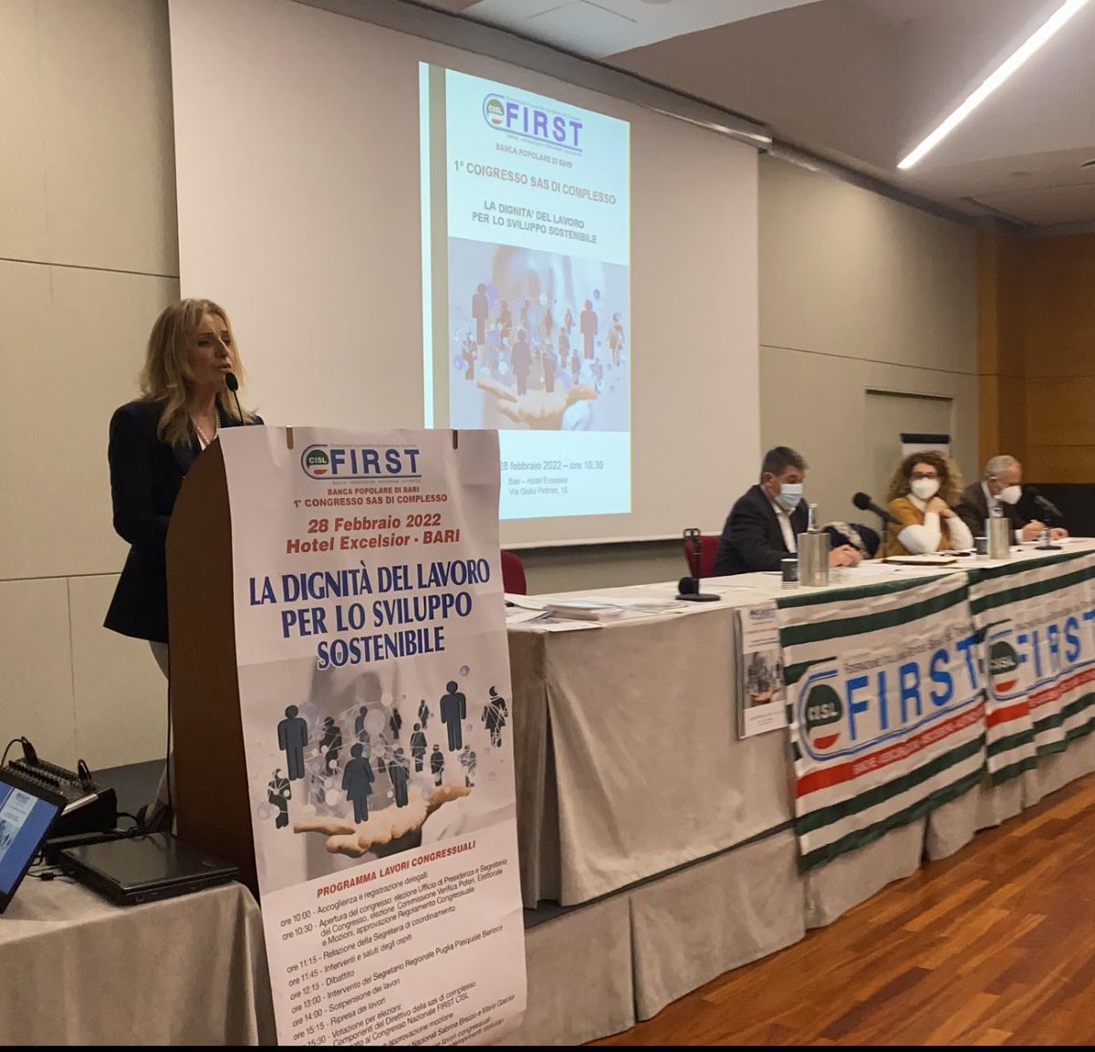 amasi610's tweet photo. Relazione Segretaria responsabile Stella Sanseverino al 1 #Congresso della @FirstCisl Banca Popolare di Bari  @CislNazionale @cisl_bari @CislPuglia oggi a #Bari #28 febbraio @FirstCislPuglia https://t.co/TJvgfQbIx3