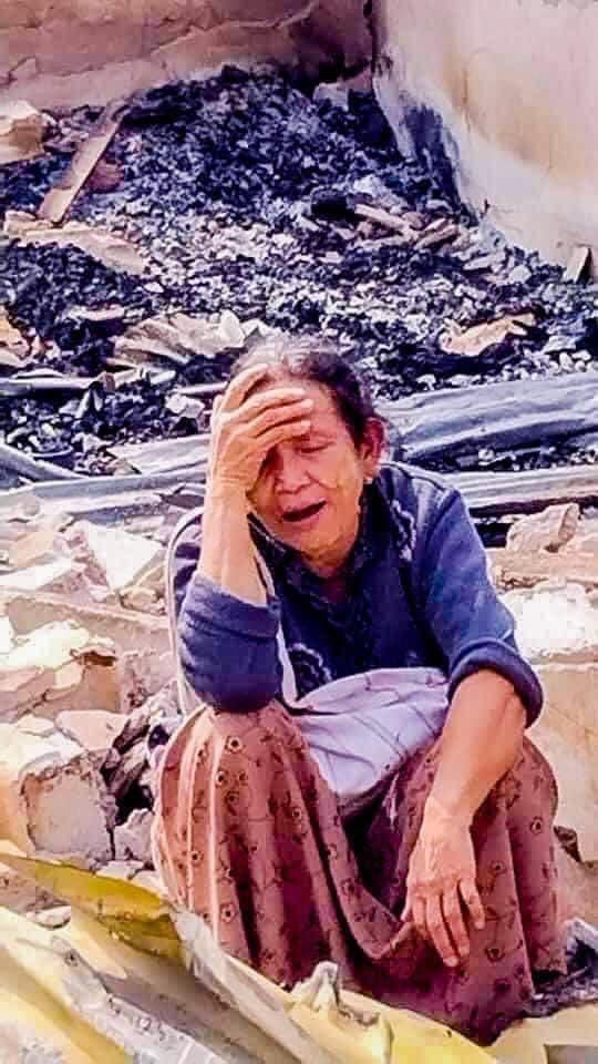 lae_thar's tweet photo. It’s happed in Myanmar 🇲🇲 
Residents of Hna Ma Sar Yit village said more than 500 houses were destroyed in a fire after the military entered the village.
Myanmar’s military burn and destroy its own civilians shelters.
#SaveMyammar
#WhatHappeningInMyanmarNow
#supportvictims https://t.co/LnS0H36xni