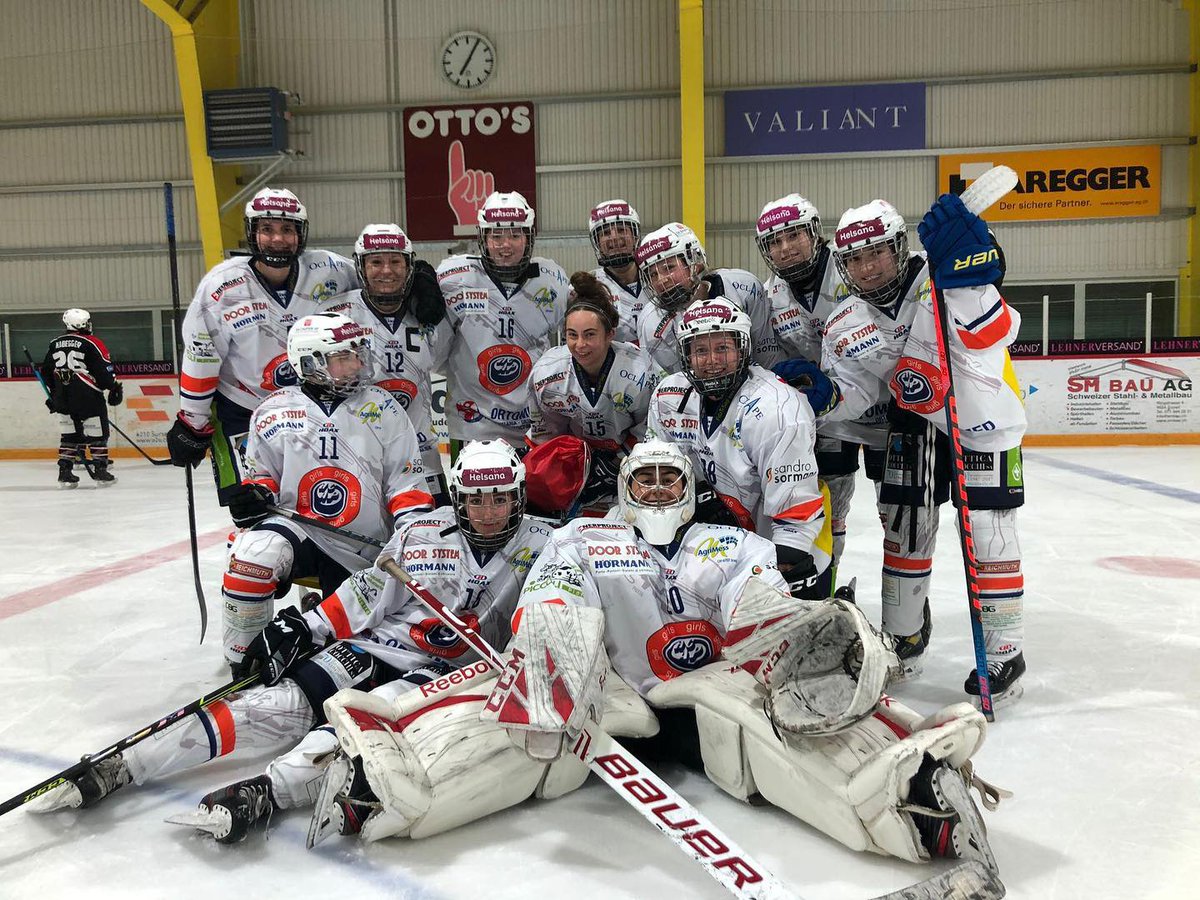 HCAP1937's tweet photo. ⚪️🔵Le HCAP Girls si sono qualificate alla semifinale sconfiggendo il Sursee anche in gara 2💪🏻Complimenti ragazze! #HCAPGirls https://t.co/FbU0ABRh1Q