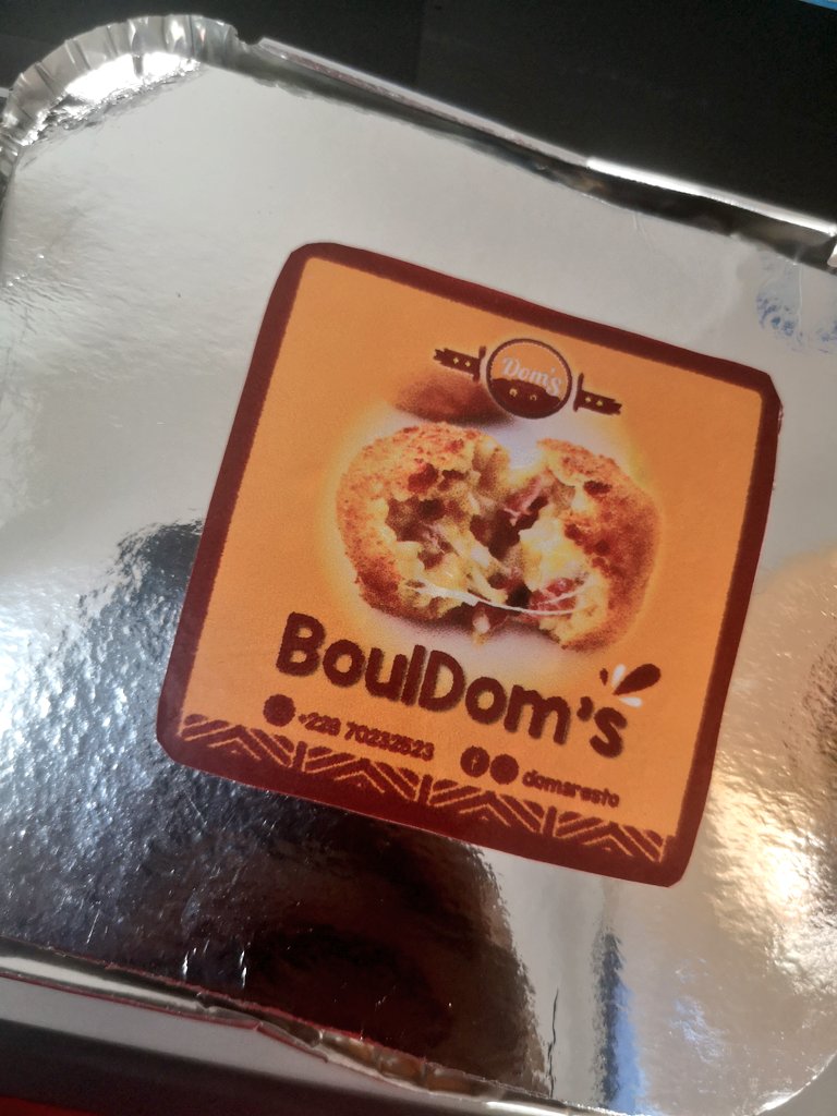 AdjoEdwige's tweet photo. Je découvre l'existence et le goût des #Bouldoms de @domsresto 🤗J'ai aimé 😋

#Yummy #TgTwittos #Food228 #PourUneVie🌹 https://t.co/hLIoKUcX5k