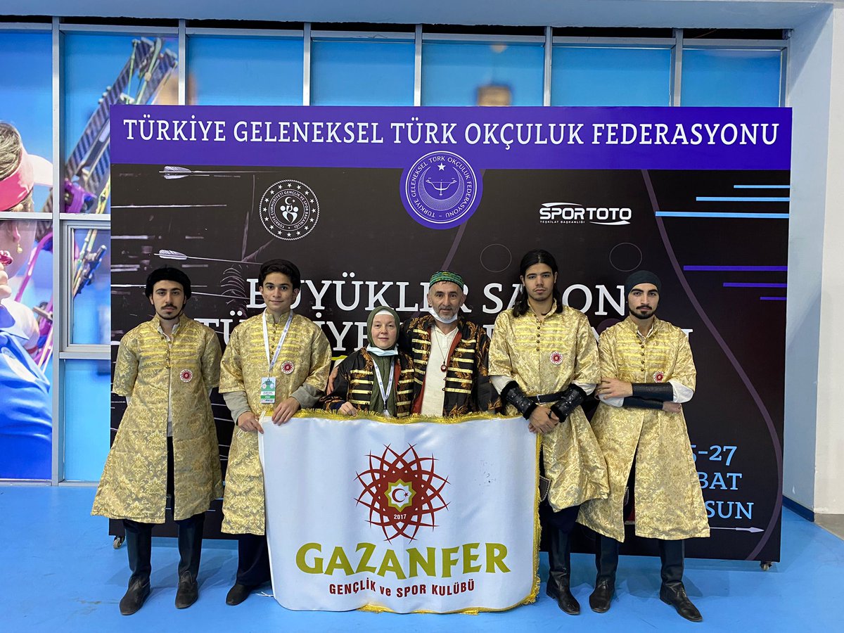 Samsun Büyükler Salon Türkiye Şampiyonası'na kemankeşlerimizle katıldık. Güzel bir müsabaka oldu ve keyifli vakit geçirdik. Müsabakaya katılan tüm kemankeşlerimize teşekkür eder ve dereceye girenleri tebrik ederiz. 👏🏹 <a href="/tgtofed/">Türkiye Geleneksel Türk Okçuluk Federasyonu</a> <a href="/tgtofsamsun/">Türkiye Geleneksel Türk Okçuluk Federasyonu Samsun</a> <a href="/cengiztoksoz/">Cengiz TOKSÖZ 🇹🇷</a>
