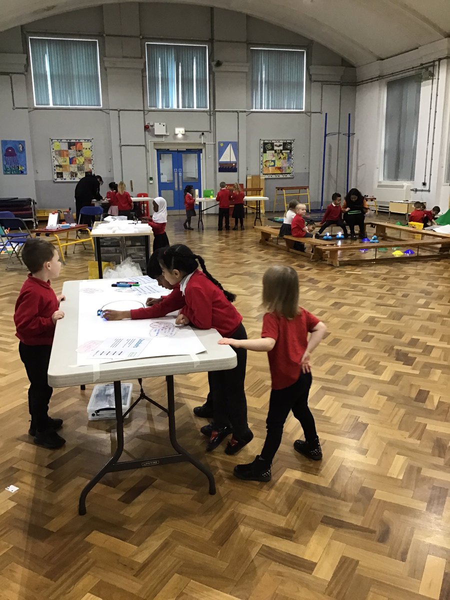 Maker_Futures's tweet photo. Our pop-up makerspace at Pipworth Community Primary School. So many great maker-mindsets!  #STEAM #makerVan #coding #ozobot https://t.co/SeWpP2KPtk