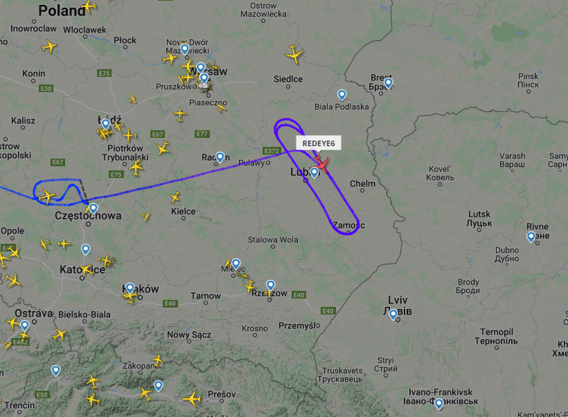 Acc. to Flightradar, US military supplies are on the way to help Ukraine!! But they circling...