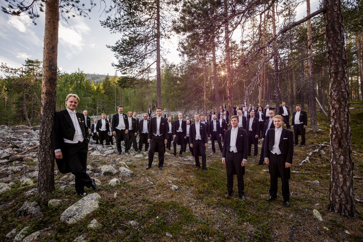 Ylioppilaskunnan Laulajat <a href="/YLChoir/">YL Male Voice Choir</a> osoittaa tukea #Ukraina'lle esiintymällä #Venäjä'n suurlähetystön (Tehtaankatu 1B) edessä huomenna tiistaina 1.3. klo 18:00. 
YL toivottaa kaikki tervetulleiksi kuuntelemaan sekä laulamaan yhdessä Jean Sibeliuksen Finlandia-hymniä.
🇫🇮 🇺🇦