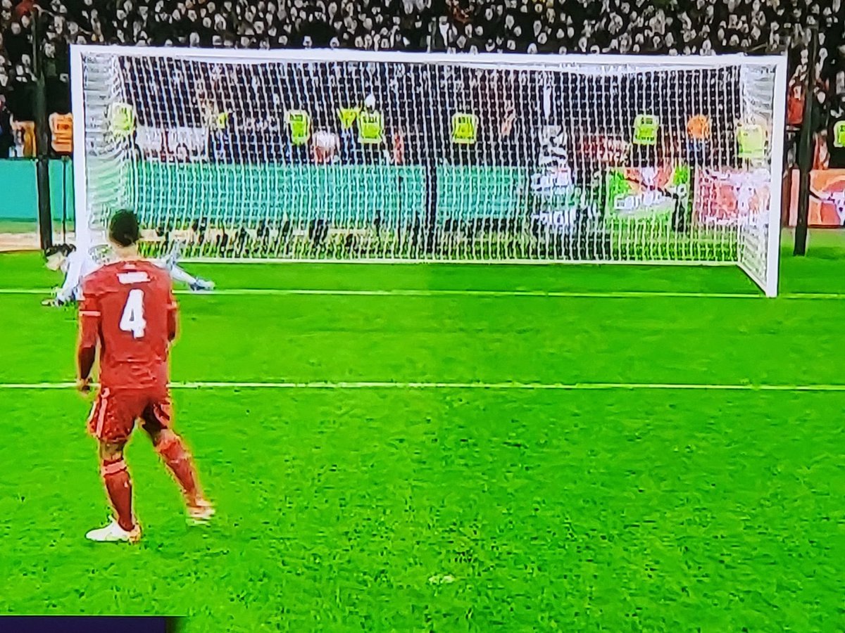 Giriş - Gelişme - Sonuç ⚽️ 

<a href="/VirgilvDijk/">Virgil van Dijk</a>’ın dün akşam kullandığı penaltı.