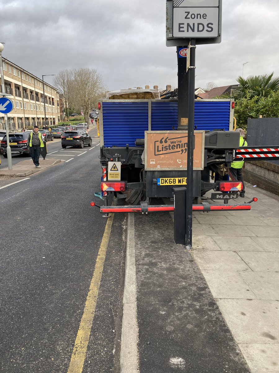 Simon Lee tweet media