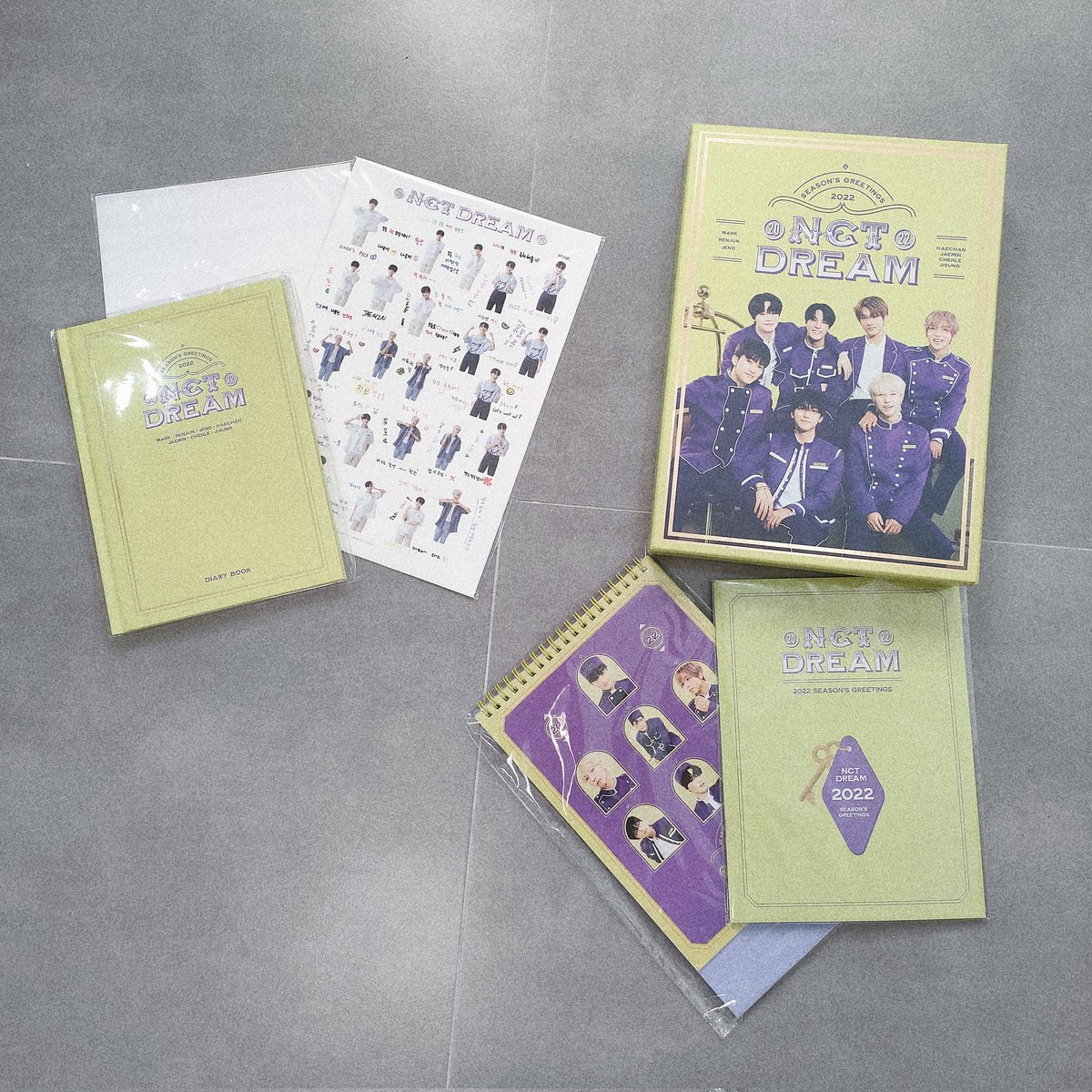 ktalipapa_PH's tweet photo. Nct dream cb giveaway PH !🥳

2 winners of nct dream seasons greetings 2022 inclusions

1 winner of PHP50 on GCASH

-will draw winners on March 15

RULES:
-MBF
-like and retweet this tweet
-like and retweet the post Below
-tag 2 mutuals below

THANK YOU SUKI!💙 https://t.co/QzqNo1bJvT