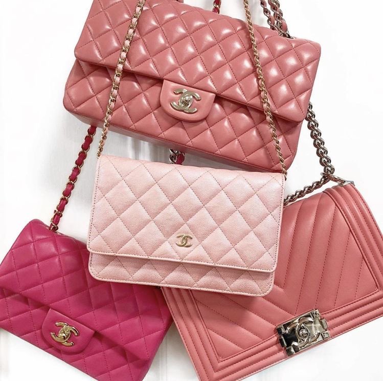 𝒮. ᥫ᭡ on Twitter  Vintage chanel bag, Pink chanel bag, Pink handbags