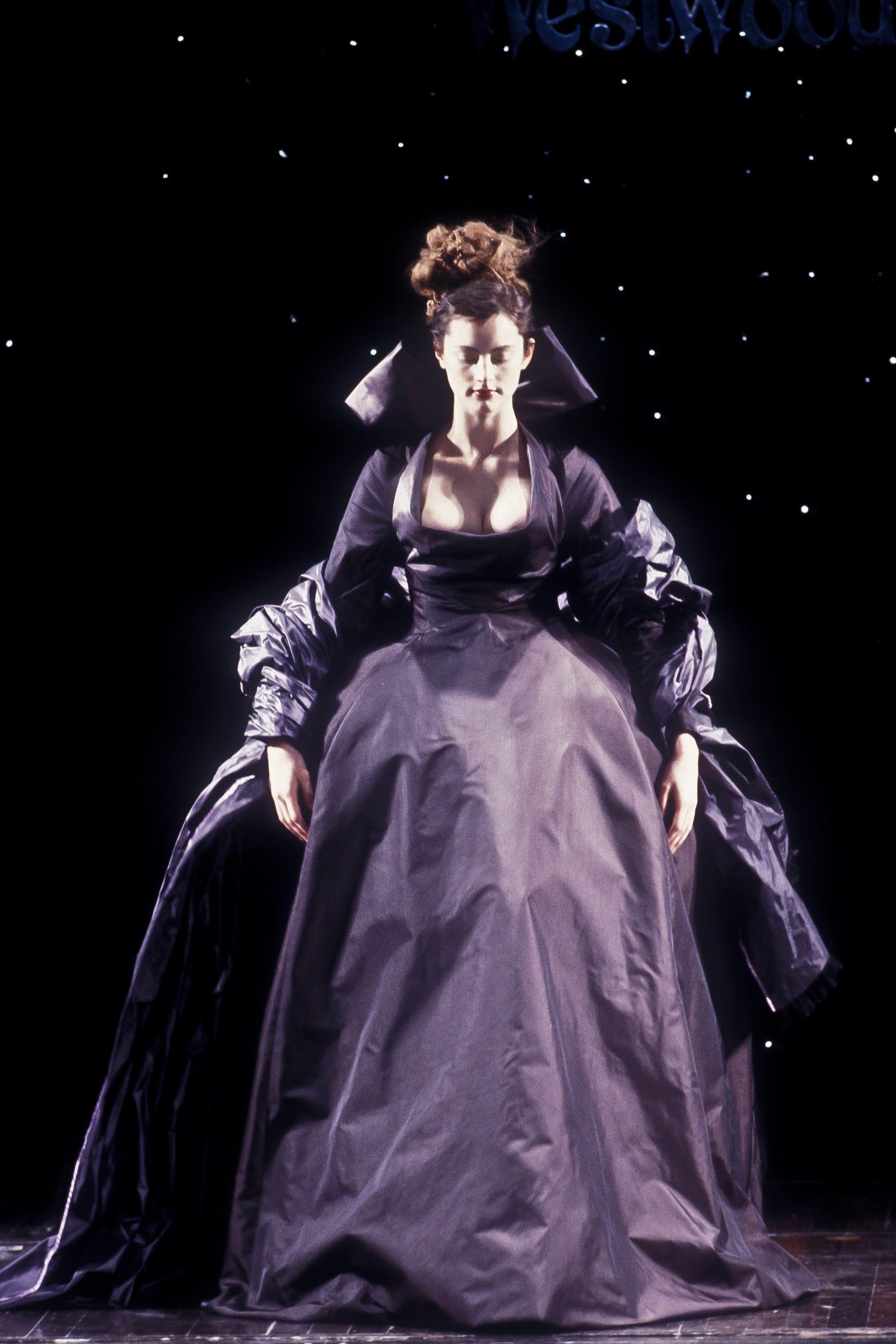【Vivienne Westwood】ファイアドレス 「Five Centuries Ago」 Nathan on X: 