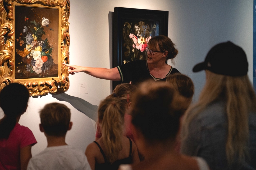 Tijdens de #Withoostentoonstelling speur je met een speciale instrumentenketting door het #museum en maak je leuke en leerzame opdrachten. Repareer een schilderij of maak een bosstilleven. Er is zoveel te beleven bij  <a href="/Flehite/">Museum Flehite</a> >> bit.ly/3spFzRo #voorjaarsvakantie #033