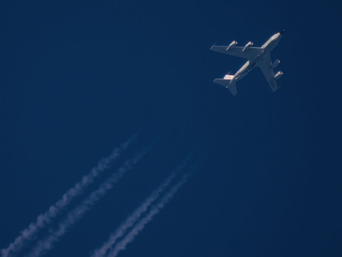 DLNetherlands's tweet photo. 🇺🇸USAF Boeing RC-135W Rivet Joint with reg.62-4130 as #JAKE12 departed from 🇬🇧RAF Mildenhall and is heading towards 🇵🇱 Polish Airspace to start a ISR mission for today 🕵️. Very pleased with these shots!
Shots taken over the 🇳🇱Netherlands. #NLspot @NLspot
https://t.co/nNnDLo00QE https://t.co/YVbv9fbXyp