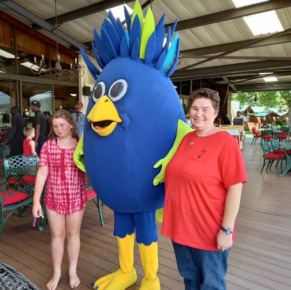 First_Group_ZA's tweet image. #FredFirst, our friendly mascot, enjoying making new friends at #BushmansNek . 

Have you met Fred? Share your pics using #FredFirst

Find out more about joining our awesome #KidsClub here: firstgroup-sa.co.za/activities/fre…