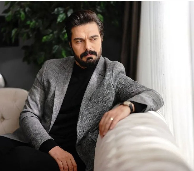 hayırlı haftalarrrr etiketimiz #BekleBeni de bile yanıklık var bugünnnnnn

#Emanet #SehYam
#SılaTürkoğlu #HalilİbrahimCeyhan