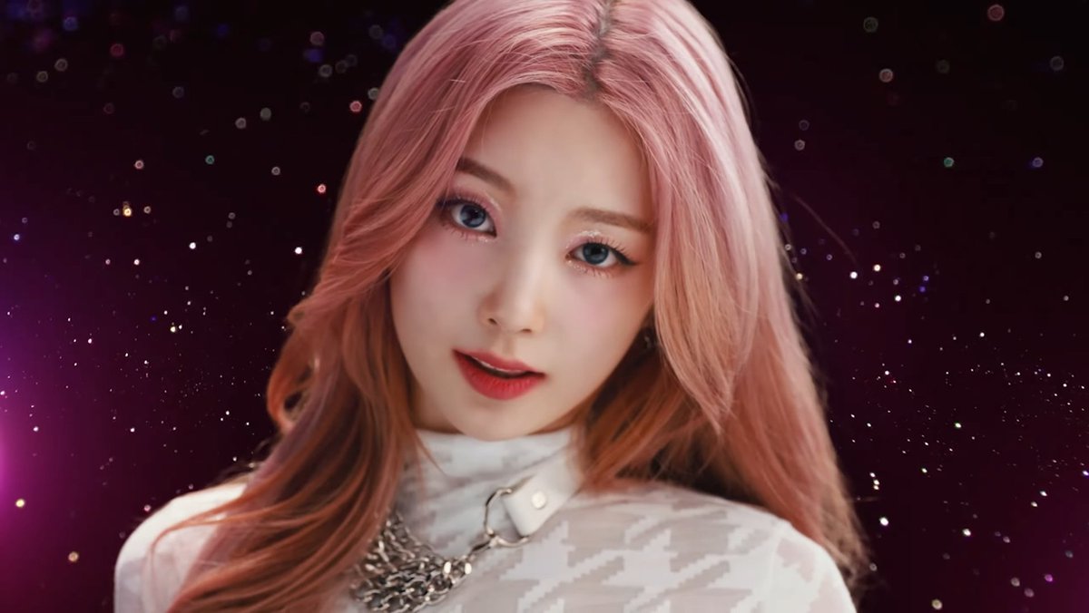 golchawish's tweet photo. kim yeonhee from rocket punch??? https://t.co/Qy8c2tGgDV