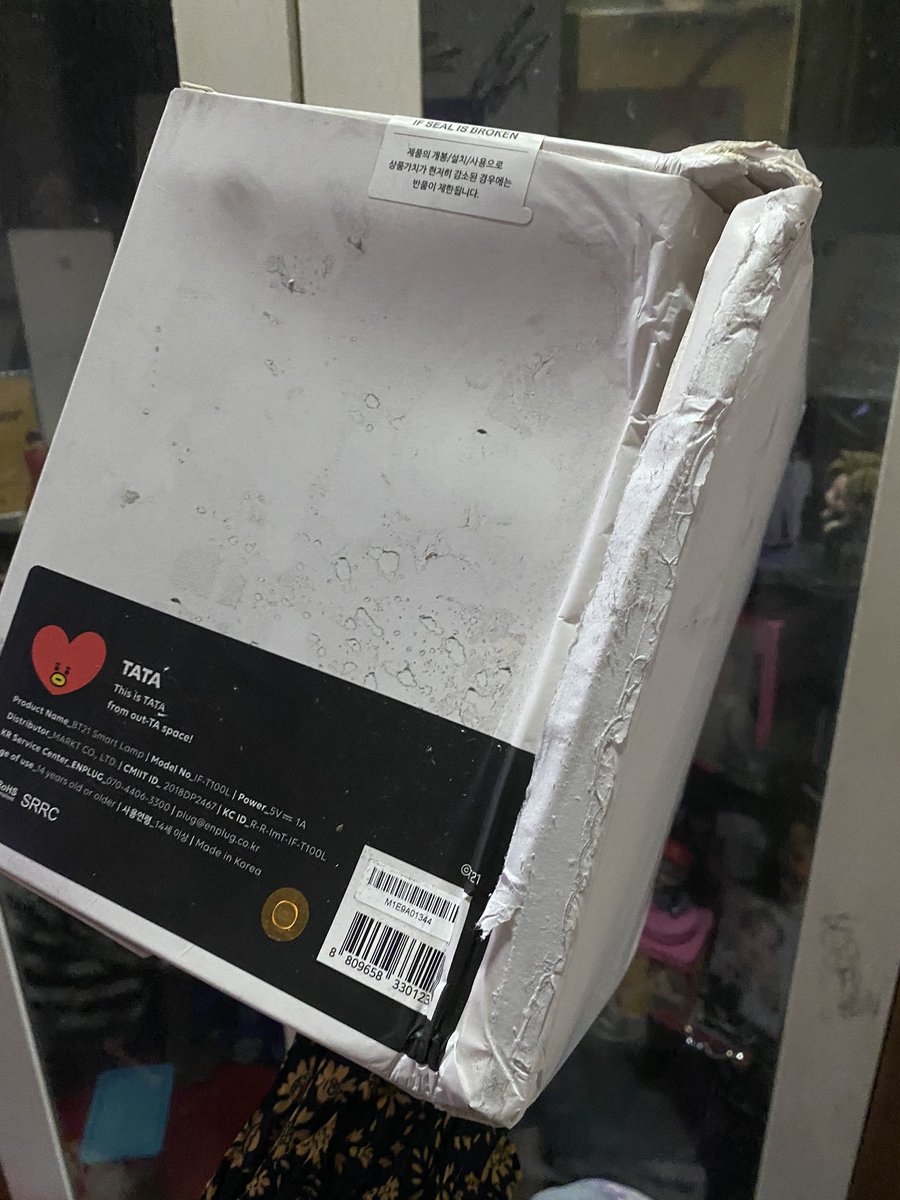 jimnandme's tweet photo. [GIVEAWAY/MY only] Im giving away this Tata smart lamp~ it came in defected box so i dont wanna give this to my customer. Lamp inside is all secured. If you want it just follow rules below 🥰

RT &amp; like this tweet
For followers only
Need to pay for postage fee

Goodluck 💗 https://t.co/snsnA2QJDC