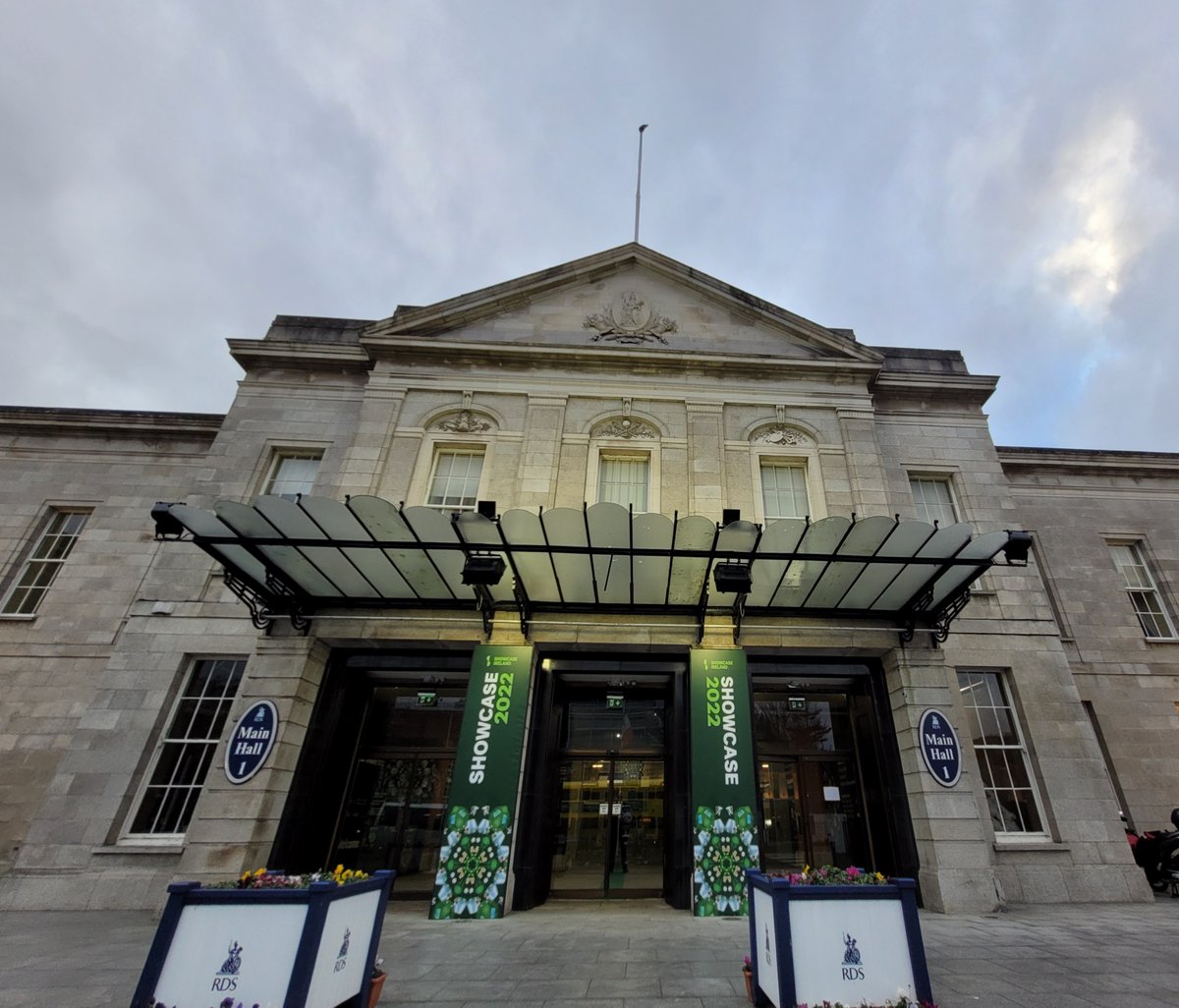 showcaseireland's tweet photo. We're set for day 2 of #ShowcaseIreland!
Yesterday's launch saw plenty of connections formed between makers and buyers and we anticipate a great day of business today!
Welcome once again to all buyers here in the RDS and online for #ShowcaseConnect!
https://t.co/3ub1wDO4it https://t.co/vxG1JIqnFs