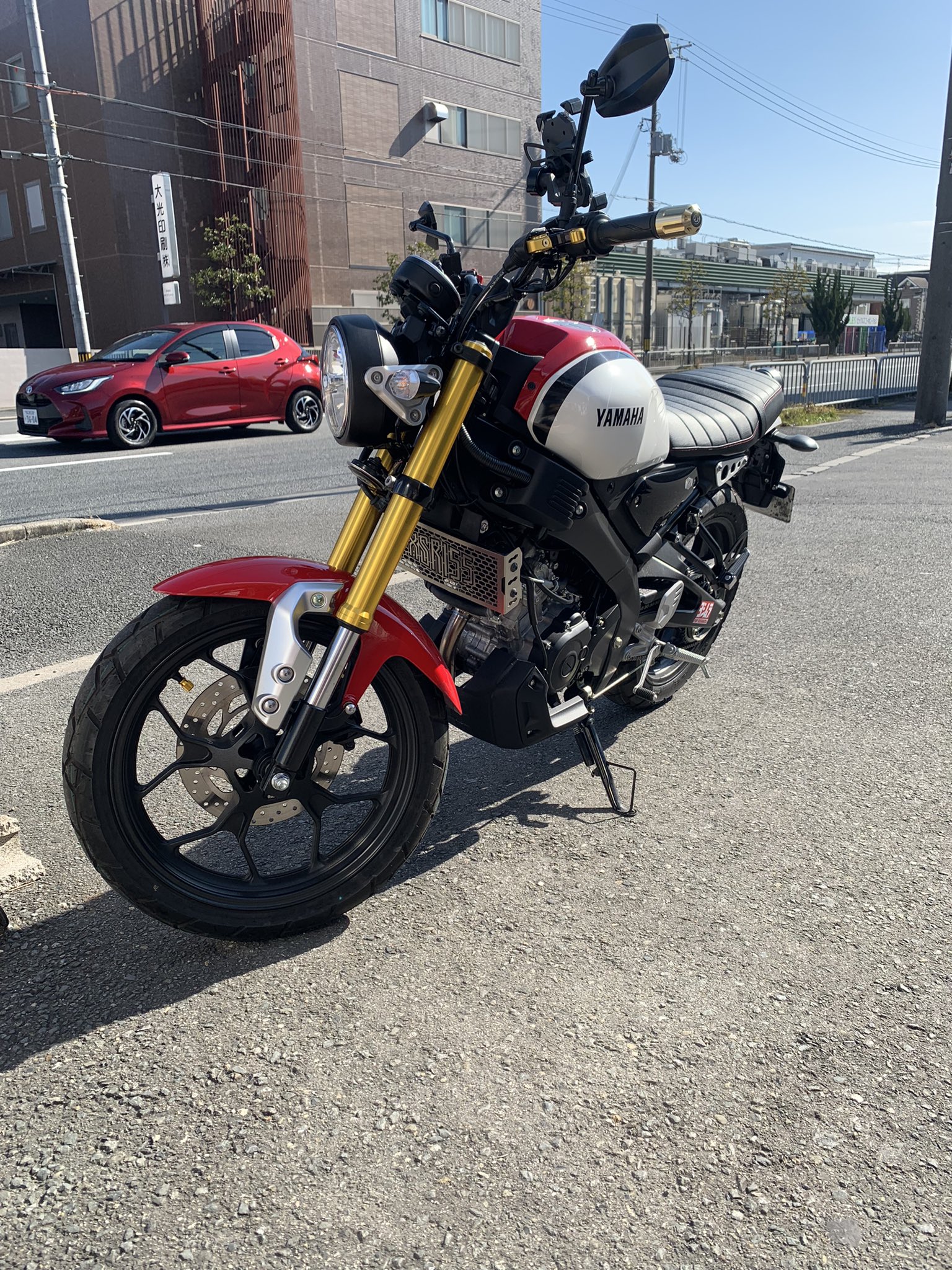 レオ32 Xsr155 筋トレ グラクロ このすば 点検中に前から興味あった 25r に試乗させてもらった 素晴らしいバイクで加速とか凄かった クイックシフターも凄いけど クラッチ繋ぐ方が好きかな 試乗で分かった事は 25rの凄い性能と Xsr155 への愛情