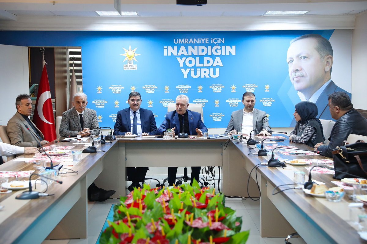Mhmtemollaoglu's tweet photo. AK Partimize, Davamıza yürekten, gönülden bağlı olan önceki dönemlerde görev almış Başkanlarımızla 4. sünü düzenlediğimiz toplantımızı  İstanbul Milletvekilimiz @mustafaatas , Belediye Bşk.  @ismetyildirimtr ve İl Koordinatörümüz @Nurullahaktas__ ‘ın katılımıyla gerçekleştirdik. https://t.co/l2nrpV67M7