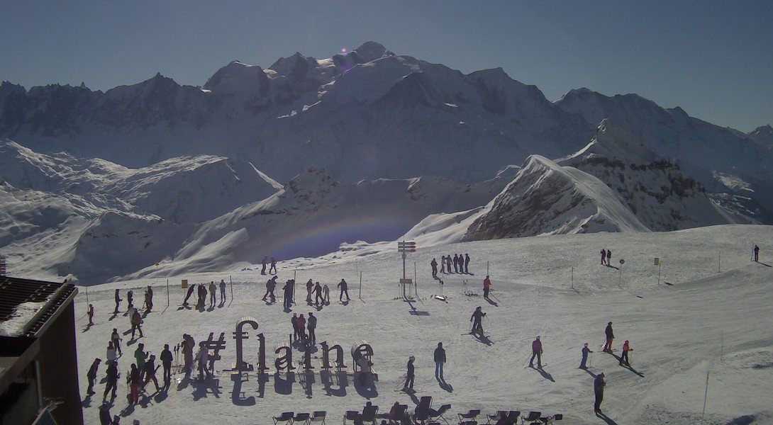 FLAINESki's tweet photo. Qql chose me dit que la semaine va être .... SPLENDIDE 🌞☀️et sportive ⛷️🏂🛷 retrouvez nos webcams et infos  sur https://t.co/C70tGnNZe1😉👍#cacestflaine #ski https://t.co/AIs7t9iXbn