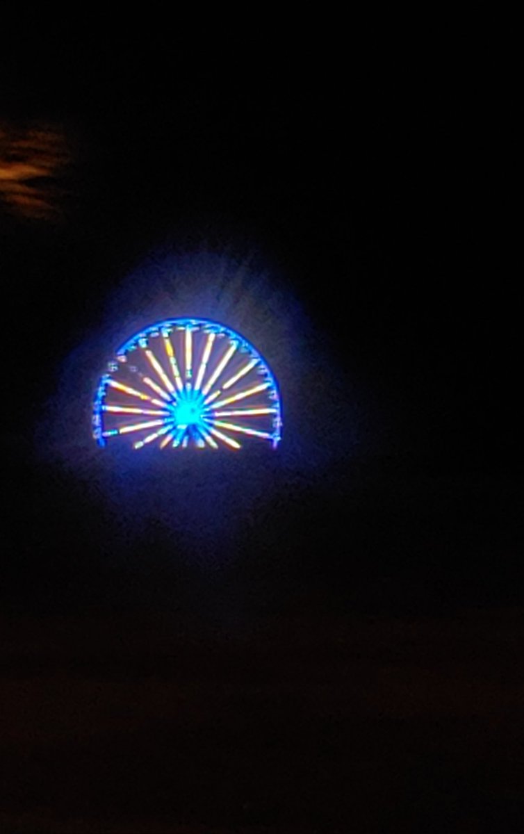 stacysmusic1's tweet photo. Coming home tonight the The @CapitalWheel lit up with 🇺🇦 colors. #capitalwheel https://t.co/NuRx7Hji5K