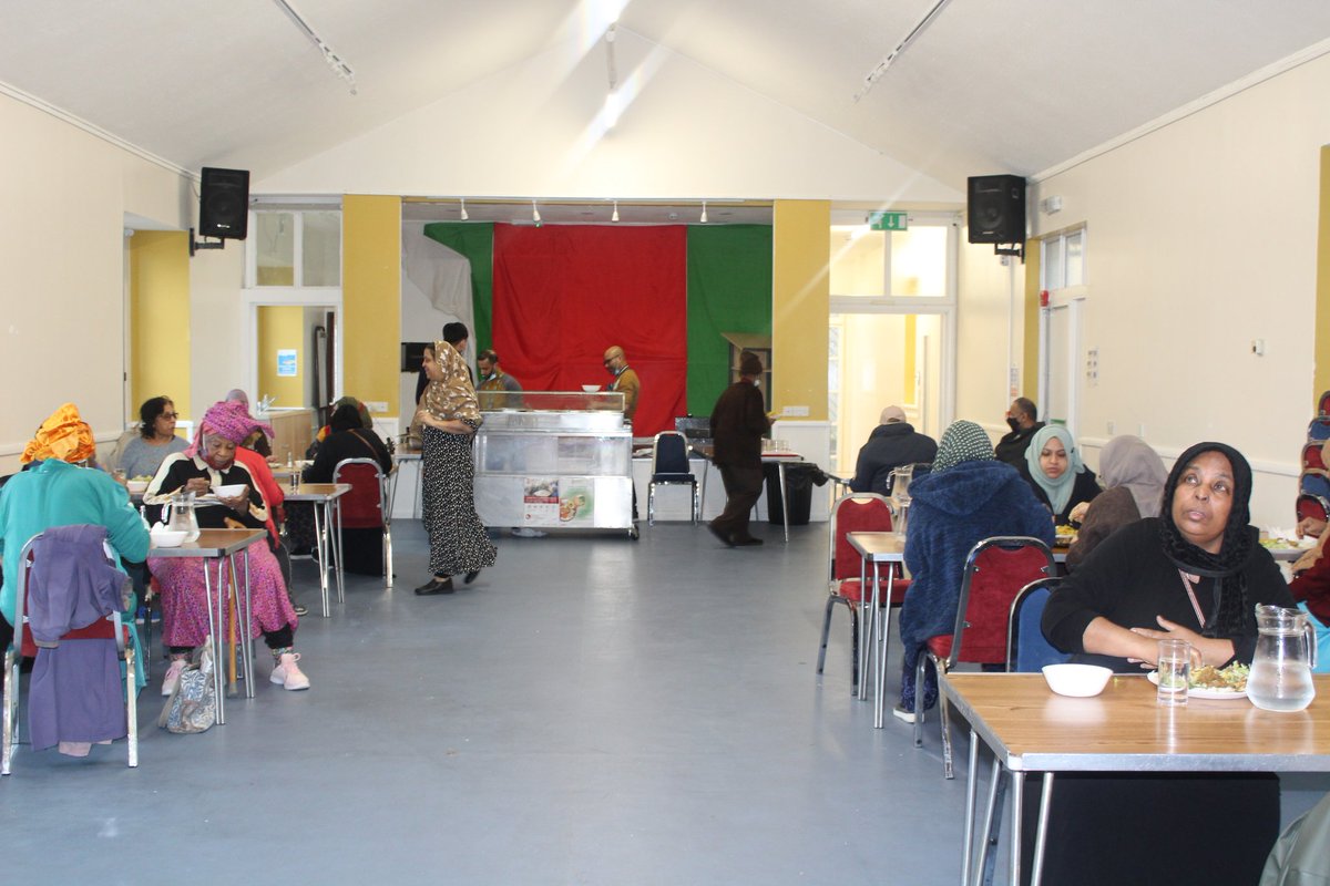 bwasurmacamden's tweet photo. Our exercise group enjoying lunch before it gets busy

#camdencouncil #healthylife #free #surma #healthycamden #healthyresidents #fitness #camdenresidents #Community #postcovid #friends https://t.co/93NtxKADma