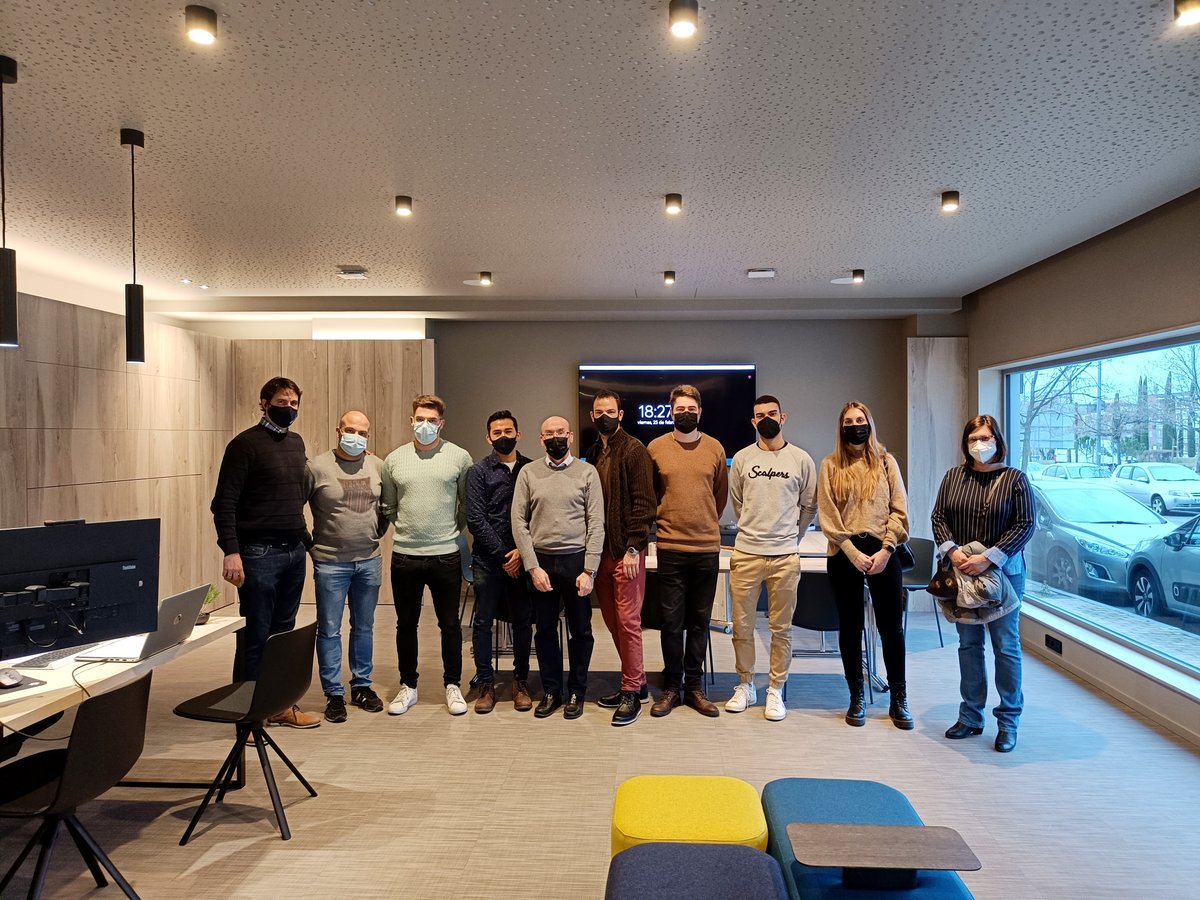 El pasado viernes recibimos en el showroom a los alumnos de la asignatura "Edificios conectados" del Máster #IoT <a href="/uc3m/">UC3M</a> 🎓 para enseñarles todas las posibilidades que ofrece la #integración y la #automatización, resolviendo sus dudas e inquietudes. ¡Os esperamos pronto de vuelta!