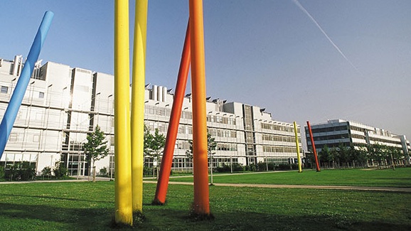 WebersGroup's tweet photo. Please RT.
Tenured W2 Professorship for Theoretical Physics with a focus on Biological Systems at the University of Augsburg.
Join us #youngPIs #build-up-a-science-vision @uni__augsburg
Apply until 8th April 2022.
https://t.co/hwJ8JoVkYj https://t.co/GDRyZGkANZ