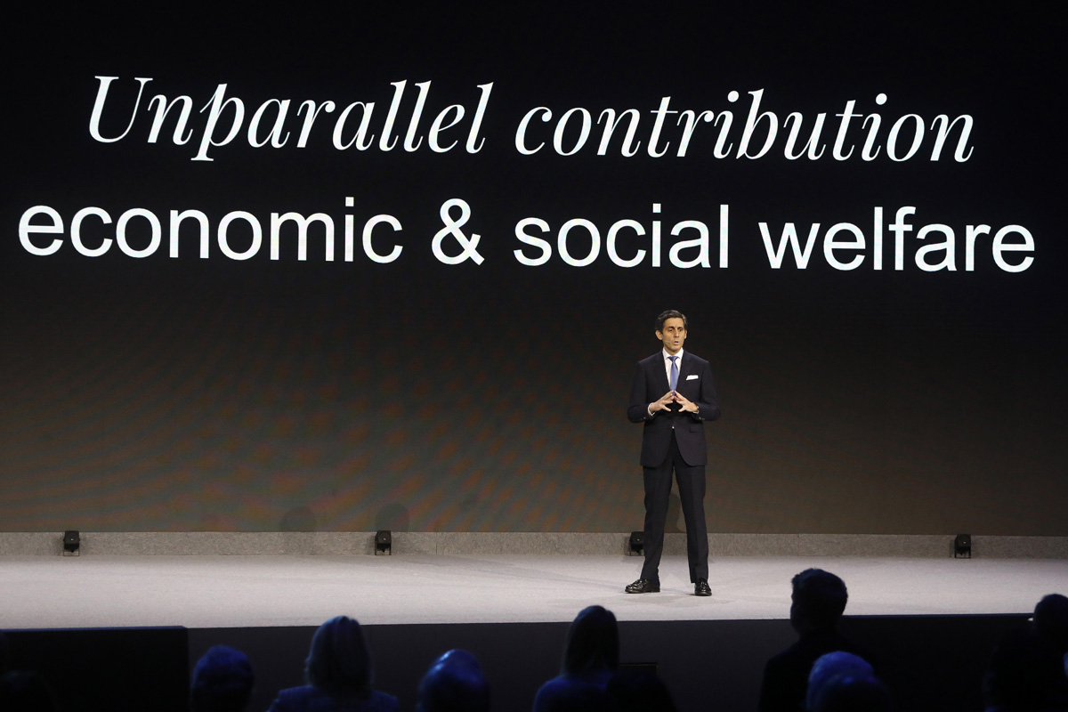 Telefonica's tweet photo. 🗣️@jmalvpal inaugura el #MWC22: “Las telecomunicaciones hacen posible el futuro: nada sucederá sin nosotros en la era digital”

#TelefónicaMWC 

ℹ️ https://t.co/sRKDpL9A6a https://t.co/EyAD7LzoSz