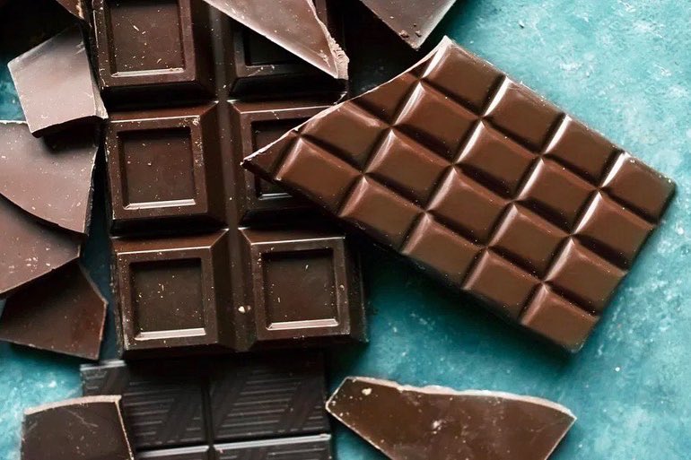 YummyPlan's tweet photo. Yes, a small serving of dark chocolate can be super satisfying if you're trying to lose weight. The caffeine contained in chocolate has the effect of suppressing appetite and can promote human metabolism. https://t.co/AslMRo47B3