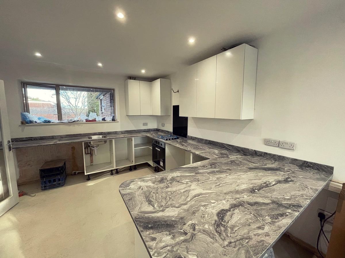Olly London Kitchen Worktop Fitter tweet media