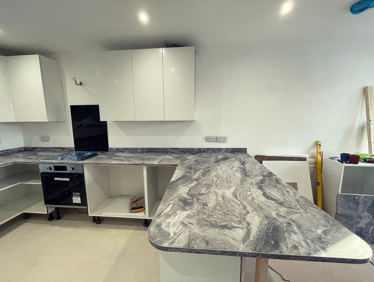 Olly London Kitchen Worktop Fitter tweet media