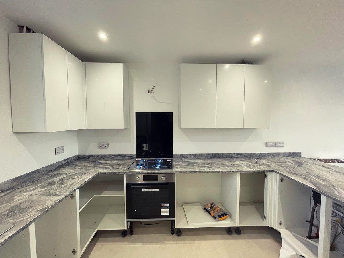 Olly London Kitchen Worktop Fitter tweet media