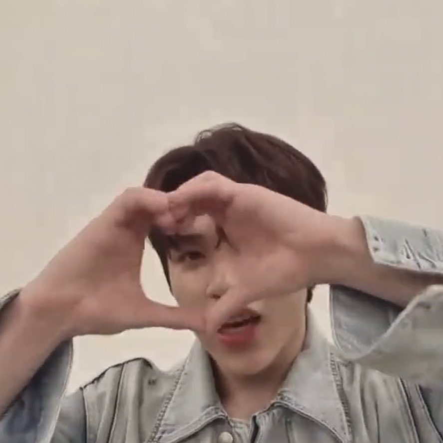 little junghwan tweet media