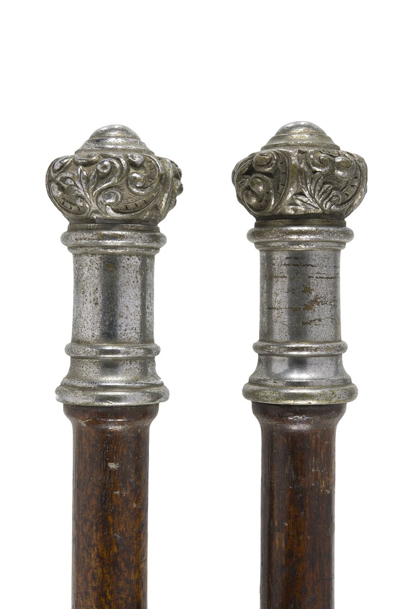 nfmtcribb's tweet photo. This is a pair of undertaker's truncheons, which were carried by pages as an accessory in higher priced funeral processions. 

They were possibly first wielded to ward off body snatchers, however it's unlikely they were ever actually used as a weapon.

#NationalFuneralMuseum https://t.co/mYBplwmLPN