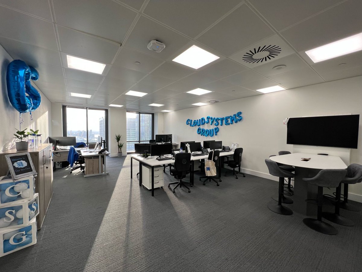 Cloud_Systems's tweet image. This week @Cloud_Systems growing London Team have moved into our stunning new office space. ☁️

Exciting times ahead for our team of Clouds!

#thecloudsystemsgroup #proudtobeacloud #proudcloud #canarywharf #canarywharfgroup #newoffice #team #growth #cloud