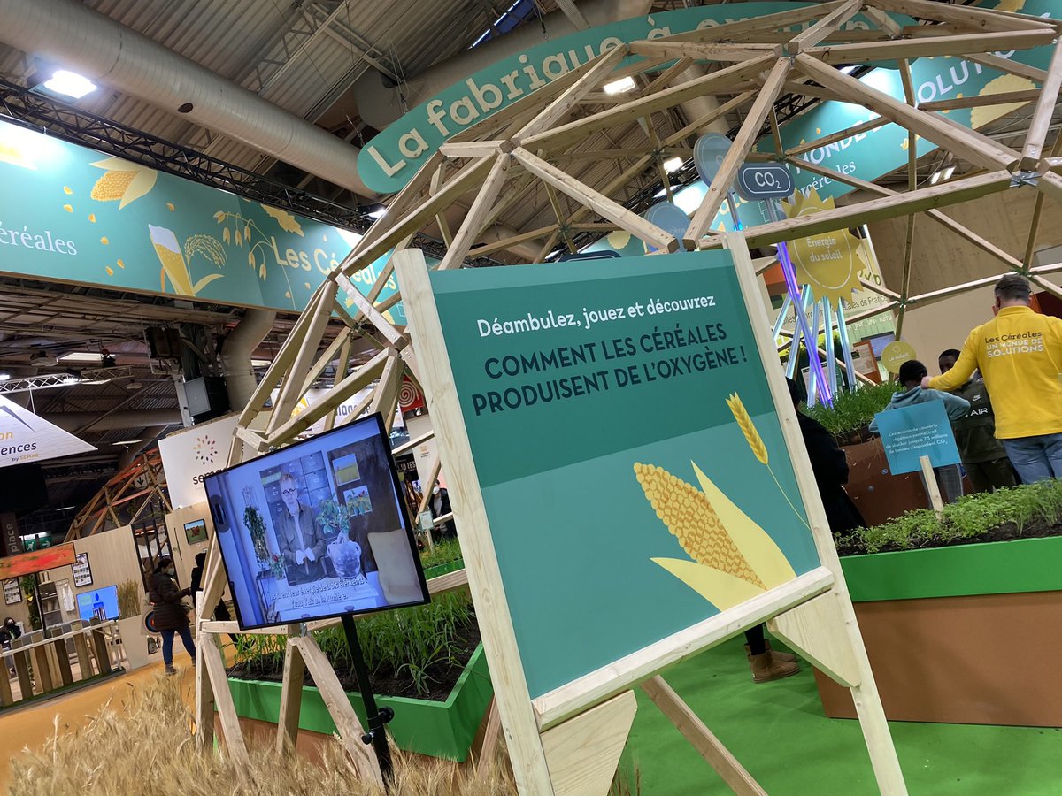 _AXEREAL's tweet photo. 🐑 [SIA 2022] 🥨

➡️ Pour tout savoir sur le cycle du carbone en grandes cultures au travers d’animations ludiques : rendez-vous sur le stand @intercereales (Hall 2.2)

🌱 Incollable sur le sujet ?
Vous gagnerez peut être un sachet de farine Axiane #Treblec ou #SavoirTerre  😍 https://t.co/x89ygpXeIT