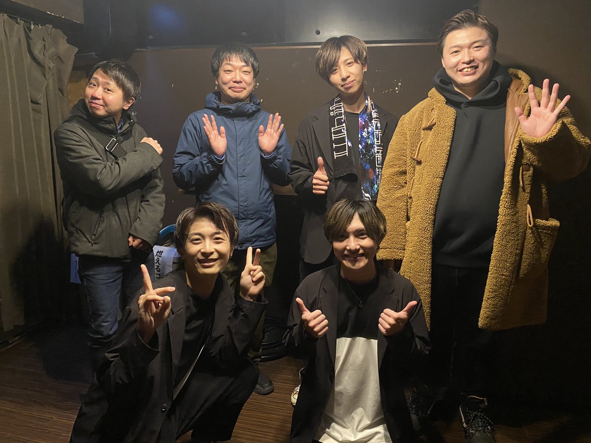 kapigon5111's tweet photo. 本日は #ホワエク の定期公演にお邪魔してきました！🔥

相変わらず面白カッコよくてめちゃくちゃ楽しめました！！🔥🔥

お笑いとは違う形でみんなにパワーを与えていて尊敬するぜ！🔥

お疲れ様でした！😊

#WhiteExplosion https://t.co/2CeaTxOBnS
