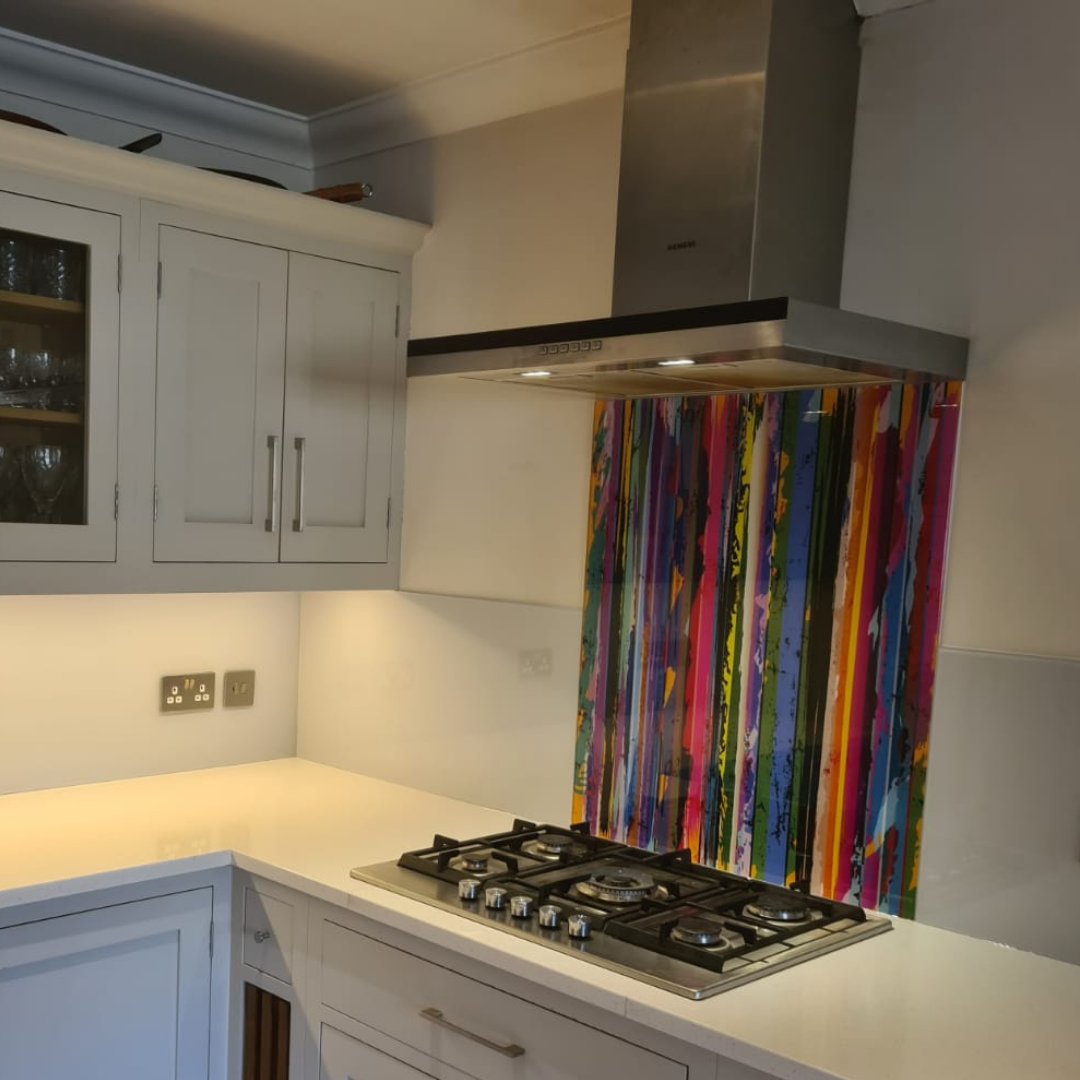 A key ingredient of a happy kitchen: a Glass Inspirations splashback! 💖

Look how this colourful splashback installation by our team brought life to this beautiful kitchen! ✨

For more info, Send us a DM or visit us at our showroom! 👇⠀
📍Crookham Rd, Fleet GU51 5DJ