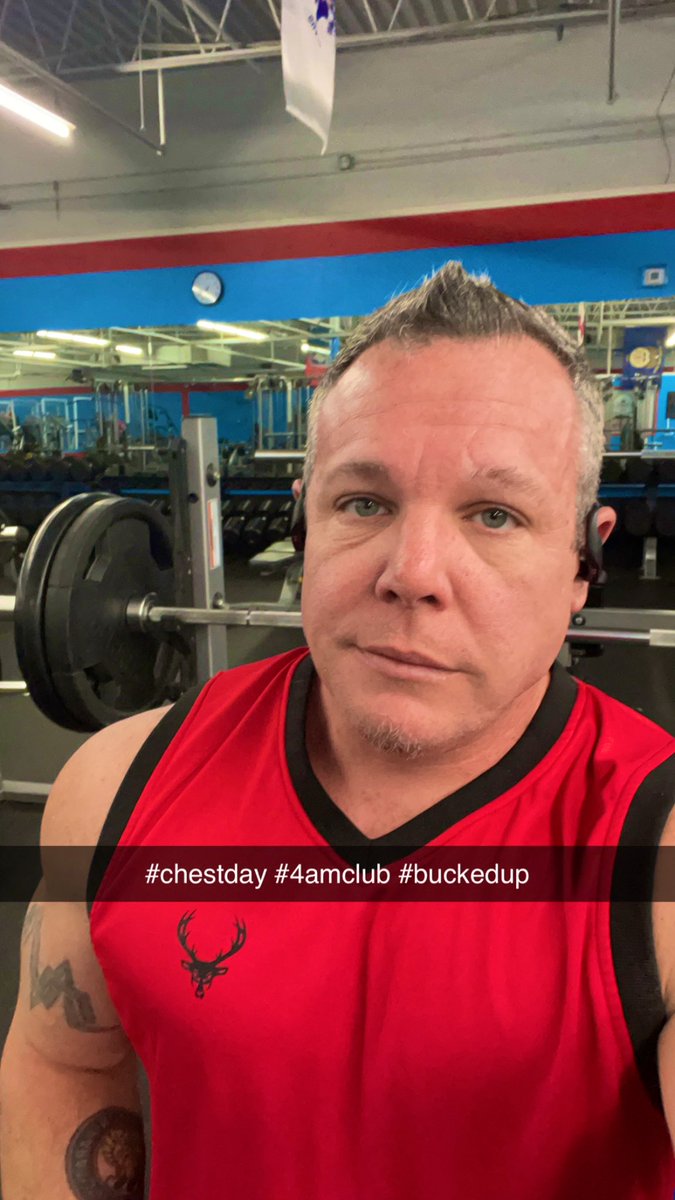JJTHEGYMRAT's tweet photo. Gooood morning! Eyes open, feet on the ground, LET’S GET IT! Woke up in a grumpy mood, BUT feeling much better after 90 mins of #chestwork . Go out there and kick Monday’s butt and have a fantastic day everyone! ( I just lifted 66625 lb in @strongapp ) https://t.co/zuVvqnEMio