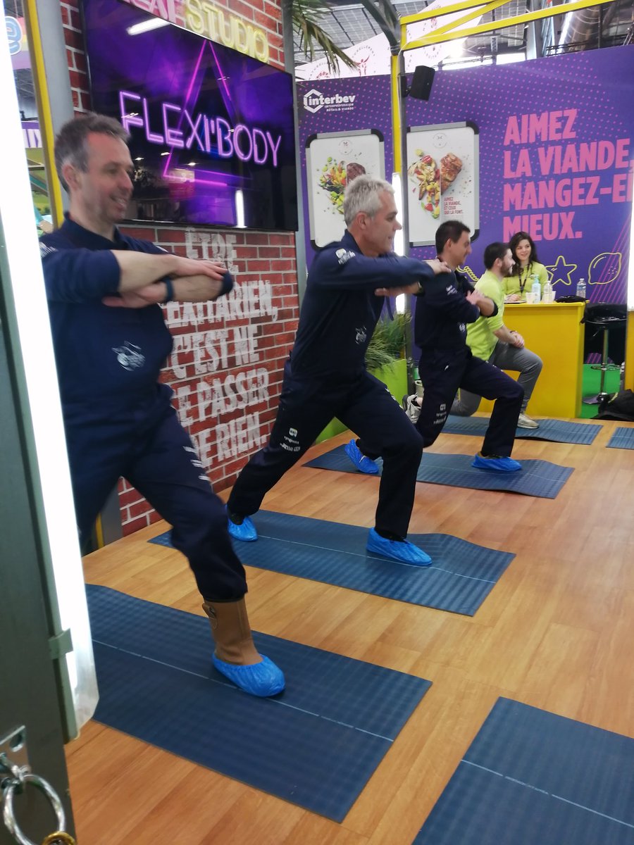 #CoFarming (@co_farming) on Twitter photo Ce matin avant l'ouverture du <a href="/Salondelagri/">Salon International de l'Agriculture</a> au grand public nous étions dans les coulisses du hall 1 pour être en immersion avec des éleveurs, les aider dans leur travail du quotidien et découvrir leur métier. Restez connectés notre webserie SIA sort bientôt 😉 @agriculteuraujo Ce matin avant l'ouverture du <a href="/Salondelagri/">Salon International de l'Agriculture</a> au grand public nous étions dans les coulisses du hall 1 pour être en immersion avec des éleveurs, les aider dans leur travail du quotidien et découvrir leur métier. Restez connectés notre webserie SIA sort bientôt 😉 @agriculteuraujo