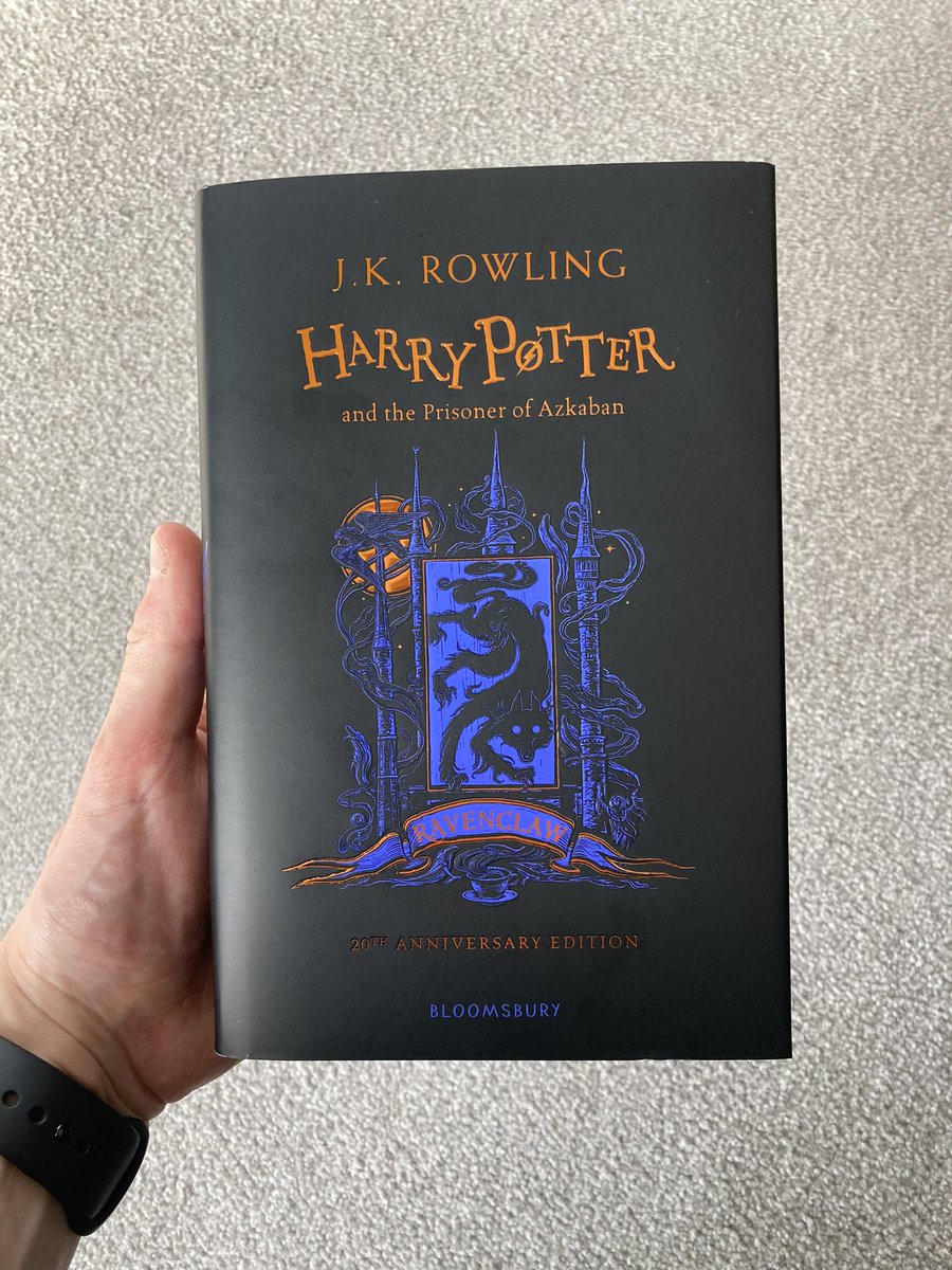 Just finished reading Harry Potter and the Prisoner of Azkaban 🐺🌕

I’m in way too deep now 😂 

I need to get through the rest of my reading list, but these books just make for such compulsive reading!

#HarryPotter