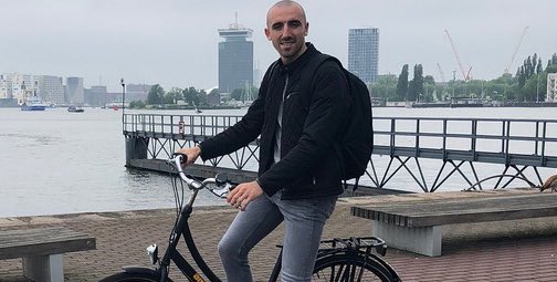 PeupleVertFr's tweet photo. 🎙 P. #Bernardoni : "Si on se maintient, je vais monter l'Alpe d'Huez avec les 21 virages, avec le virage des hollandais. C'est un truc mythique donc je m'engage et étant donné qu'on va se maintenir, je vais le faire." #ASSE https://t.co/1rtObQo24O