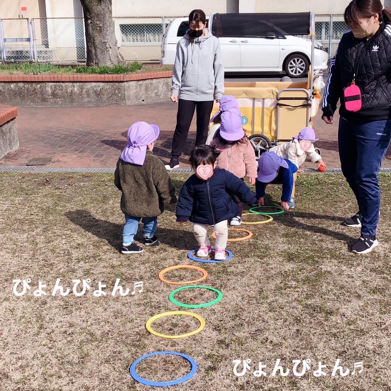 にじいろのはな保育園 元気いっぱい フープやボールで遊んでいた子ども達 それぞれ好きな遊びを楽しんでいましたよ 寒くても子ども達は元気いっぱいですね By まゆみ先生 にじいろのはな保育園 天気がいい日は外遊び 保育士さんが にじいろのはな保育園 元気いっぱい フープやボールで遊んでいた子ども達 それぞれ好きな遊びを楽しんでいましたよ 寒くても子ども達は元気いっぱいですね By まゆみ先生 にじいろのはな保育園 天気がいい日は外遊び 保育士さんが