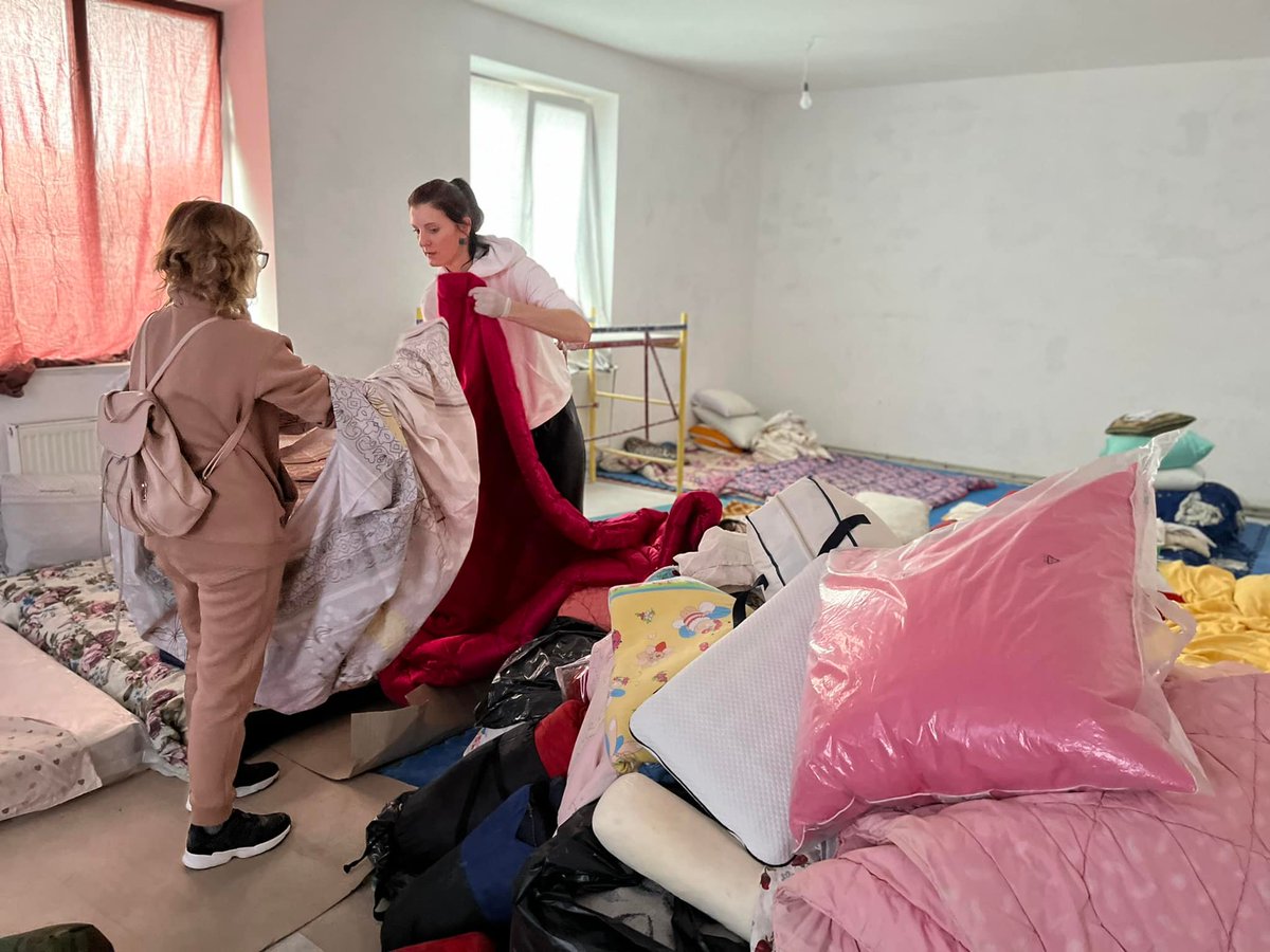 caritasukraine's tweet photo. We thank all our #volunteers for their help in this difficult time for the whole of #Ukraine!!
#RussiaInvadedUkraine  #caritasukraine #war https://t.co/nhaHhkGB37