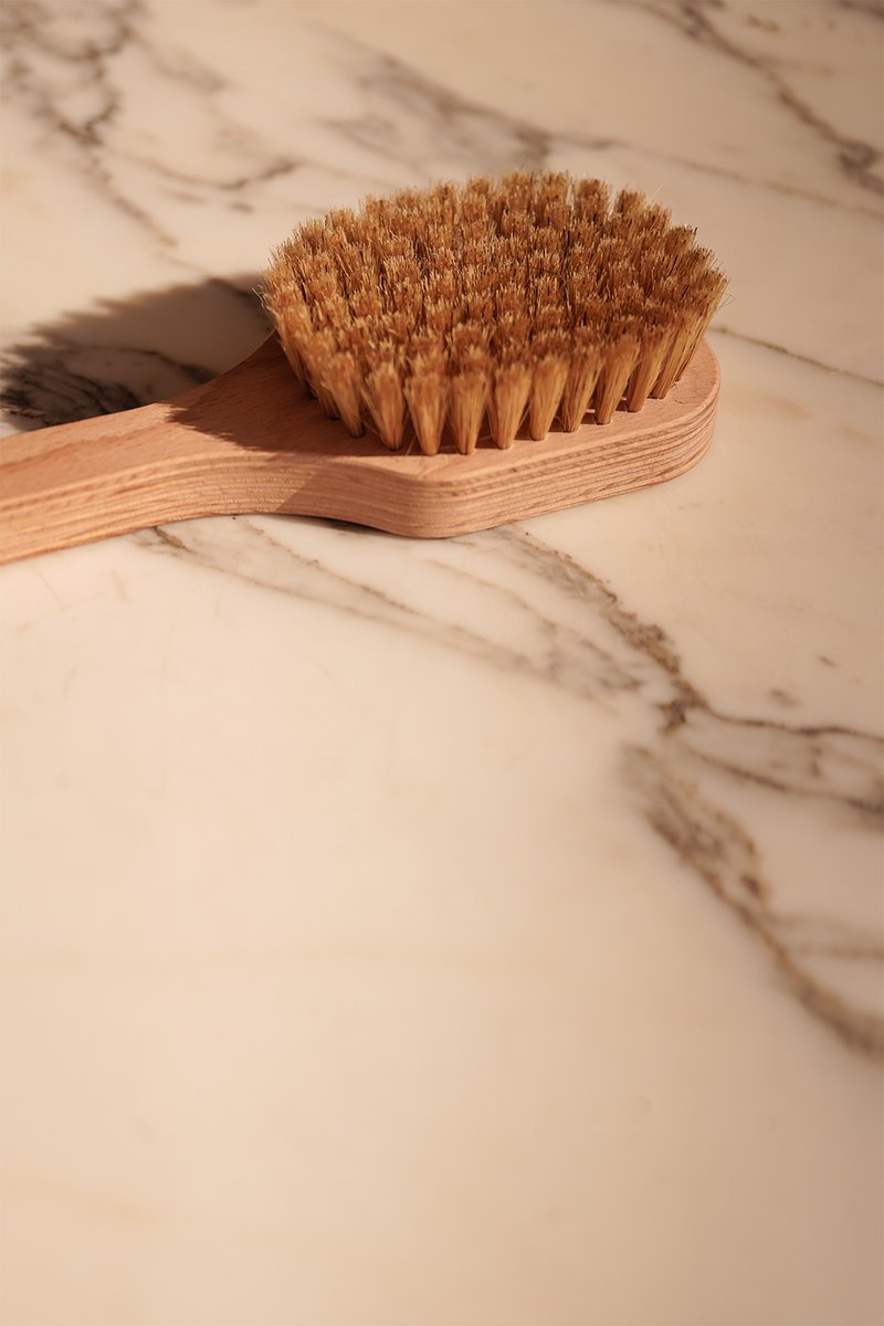 New blog post : je teste le brossage à sec sur ma peau depuis quelques semaines ! 
estelleblogmode.com/2022/02/le-bro…