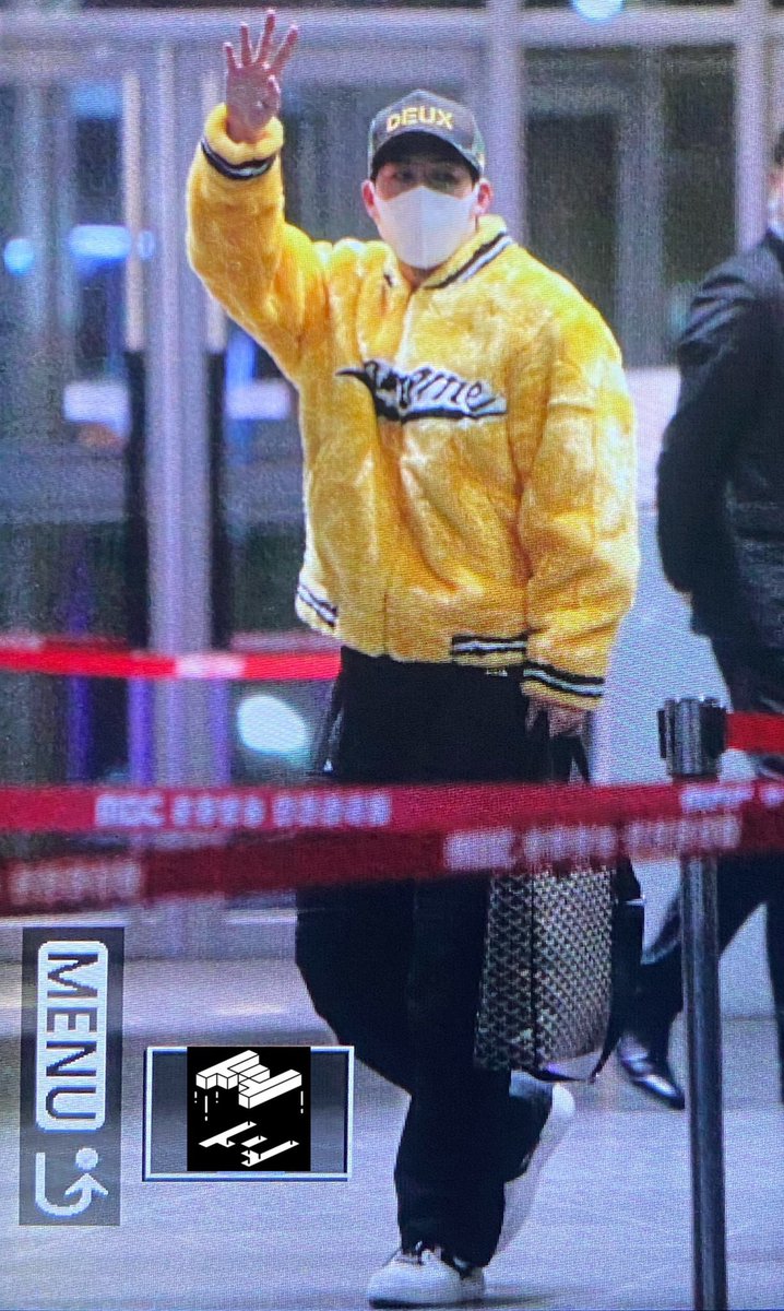 joobebeyearbook's tweet photo. Little Update! When we sent the yearbook we also sent Joo a present and he’s wearing it today! He received the yearbook well! 🥰🥰 https://t.co/tAbnbavKkM