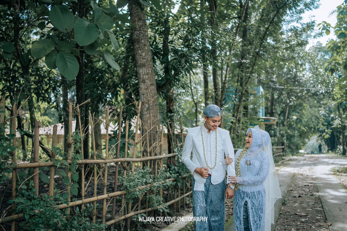 caturyoga_'s tweet photo. Berjalan bersamamu dalam terik dah hujan~ https://t.co/k9ns4ie540