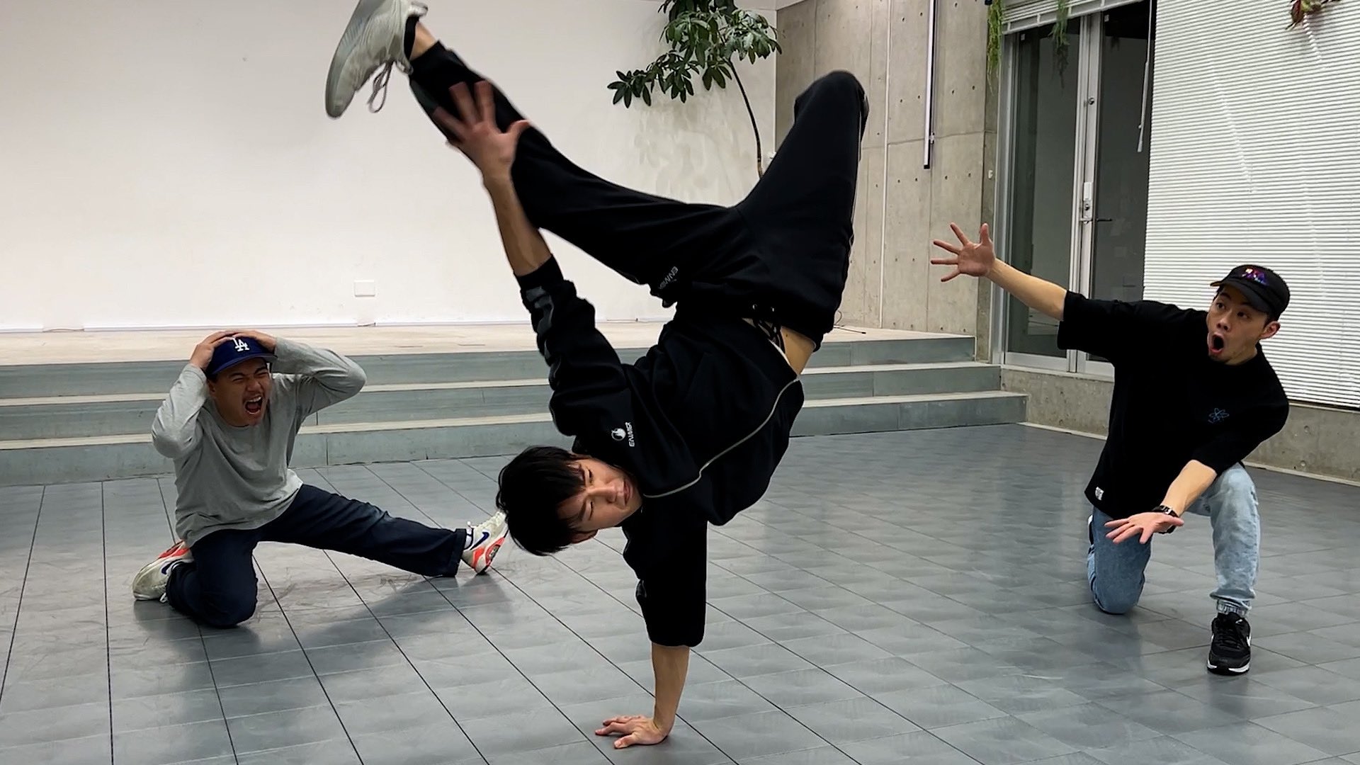 Twitter এ 朝倉 海 Kai Asakura ブレイクダンスの世界王者に朝倉海がダンス習ったら才能開花した T Co Ekubpvqij1 T Co Rmzi9i3vcz ট ইট র Twitter এ 朝倉 海 Kai Asakura ブレイクダンスの世界王者に朝倉海がダンス習ったら才能開花した T Co Ekubpvqij1 T Co Rmzi9i3vcz ট ইট র