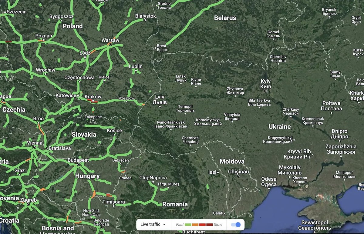 Electronynet's tweet photo. تطبيق Google Map يوقف خواص متابعة حركة المركبات والازدحامات المرورية وازدحام المتاجر في أوكرانيا لحماية السكان وتحركاتهم🇺🇦

#الأزمة_الأوكرانية https://t.co/jopj197kTC