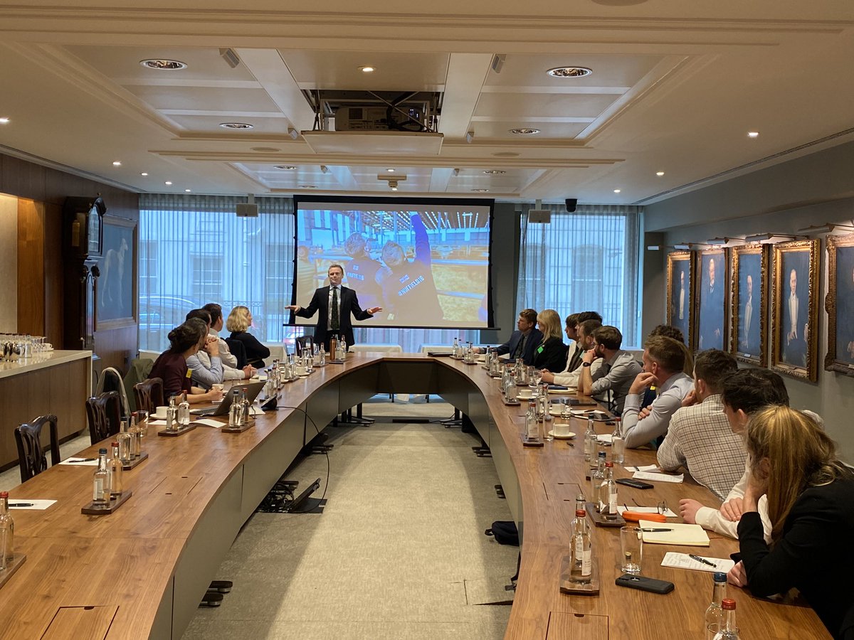 NuffieldFarming's tweet photo. Weโve had the most inspirational talk at the impressive @TheKennelClubUK boardroom from #Nuffield16 scholar @_RobbieMoore reminding us to immerse ourselves in the experience and build in time for unexpected opportunities #Nuffield22 https://t.co/ZAmz0U5SwF